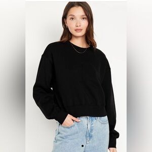 Old Navy Black cropped sweatshirt